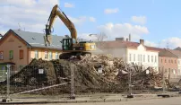 Tramvajová trať: kácení i bourání skončilo, následují výkopy a přeložky sítí Tramvajová trať: kácení i bourání skončilo, následují výkopy a přeložky sítí