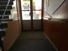 Velmi těžký sklon vedoucí do tříd a kabinetu