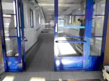 Hlavní koridor spojující pavilony