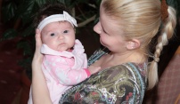 Primátor přivítal první miminko Olomouce roku 2012