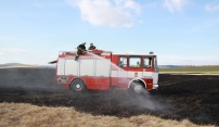 Hasiči varují před vypalováním trávy