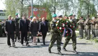Památku padlých uctili položením kytic a věnců Památku padlých uctili položením kytic a věnců