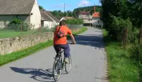 Než oprášíte jízdní kolo, myslete na bezpečnost! Než oprášíte jízdní kolo, myslete na bezpečnost!