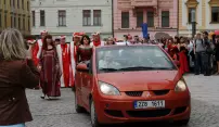 Město omládlo studentským majálesem Město omládlo studentským majálesem