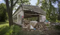 Nevzhledný pavilon D konečně zmizí z Bezručových sadů Nevzhledný pavilon D konečně zmizí z Bezručových sadů