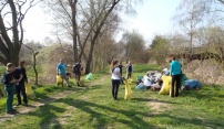 Z břehů řek v okolí Olomouce zmizely více než tři tuny odpadků