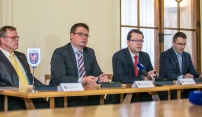Koaliční smlouva v Olomouci je podepsána