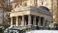 Jihoslovanské mauzoleum konečně patří městu. Oprava, která mu vrátí důstojnost, může začít