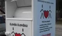 Další kontejnery se srdcem slouží Olomoučanům v nouzi Další kontejnery se srdcem slouží Olomoučanům v nouzi