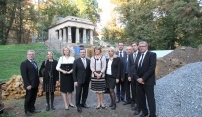 Oprava mauzolea je výjimečný počin, shodli se velvyslanci zemí jihovýchodní Evropy