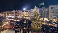 Věhlasné Vánoční trhy v Olomouci zahájí slavnostní rozsvícení stromu