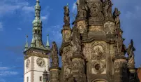 Sloup Nejsvětější Trojice čekají opravy, kontrola ukázala špatný stav čtyř soch Sloup Nejsvětější Trojice čekají opravy, kontrola ukázala špatný stav čtyř soch