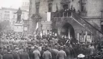 V Olomouci v roce 1918 slavili vznik republiky místní Češi i Hanáci z okolních dědin V Olomouci v roce 1918 slavili vznik republiky místní Češi i Hanáci z okolních dědin