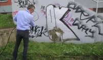 Tlak a vysoká teplota – návod jak odstranit graffiti, plevel i černý výlep Tlak a vysoká teplota – návod jak odstranit graffiti, plevel i černý výlep