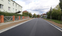 Erenburgova ulice je znovu v provozu, má tichý asfalt