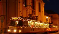 Vánoční tramvaj zpestří advent v Olomouci Vánoční tramvaj zpestří advent v Olomouci