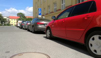 Jak zaparkovat? Za rok poradí nová strategie parkovací politiky