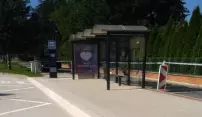 Větší a bezpečnější je po opravě autobusová zastávka u Domova seniorů Větší a bezpečnější je po opravě autobusová zastávka u Domova seniorů