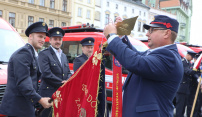 Olomoučtí hasiči dostali novou cisternu Valerii a také ocenění za pomoc v době covidu