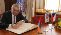 Olomoucké firmy plánují investovat v Arménii. Radnici navštívil arménský velvyslanec