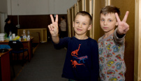 Dětem z Ukrajiny se v Olomouci líbí. Maminky se strachem sledují zprávy z domova