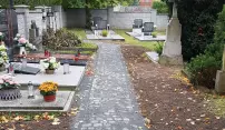 Hřbitov Svatý Kopeček má nové chodníky Hřbitov Svatý Kopeček má nové chodníky