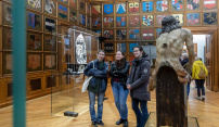 Znovuotevřené Arcidiecézní muzeum nabízí vstup do všech ramen křížové chodby i multimediální expozici