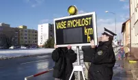 Radar upozorní řidiče na překročení rychlosti Radar upozorní řidiče na překročení rychlosti