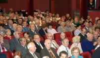 Pětasedmdesátníci zaplnili Moravské divadlo
