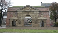 Terezská brána připomíná barokní pevnost