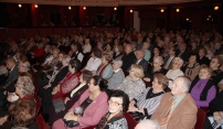 Pětasedmdesátníci zaplnili Moravské divadlo