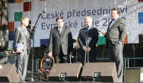 Místopředseda vlády Alexandr Vondra diskutoval v Olomouci o českém předsednictví EU