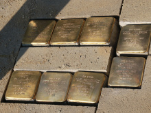 Osm kamenů ve Chválkovicích připomíná oběti holocaustu | Foto: Blanka Martinovská