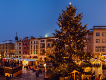 Vánoční trhy začínají, slavnostní rozsvěcení stromu se odehraje v neděli | Foto: Jan Andreáš