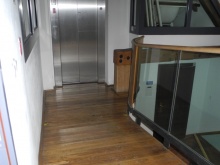 Výtah v podkroví (pravé křídlo od hlavního vchodu)  